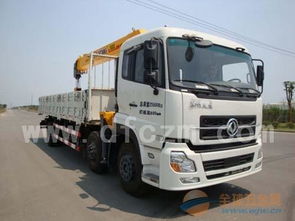 新疆喀什东风天龙6×2随车吊平板车 戈壁运输的多面手